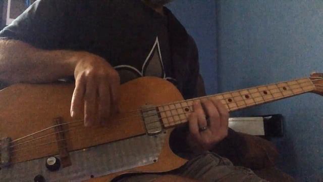 Playing my 1961 Kay Bass смотреть онлайн