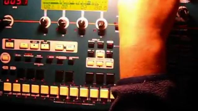 Yamaha RM1X - Rey Raton - drum and bass смотреть онлайн