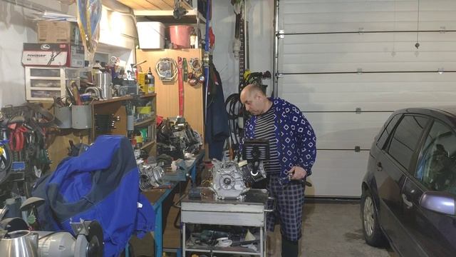 Обзор и разбор двигателя LIFAN 15 л.с. SPORT! Или, как мужик мотор Lifan ломал! смотреть онлайн