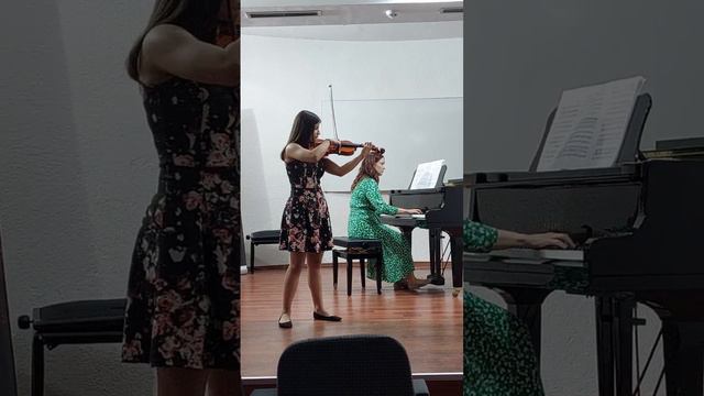 Kabalevsky violin concerto in C major- Eva Risteska 15 years old смотреть онлайн