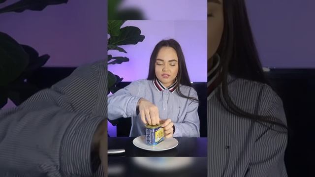 Женщина Открыла Консерву Без Открывашки?Как Открыть Консерву Ножом?! #spamhack #консервація #мясо смотреть онлайн