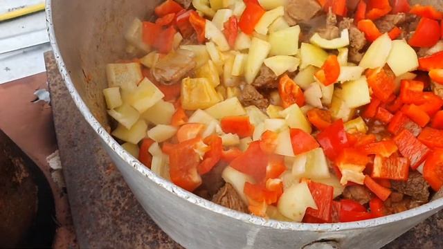 ЧИСТИТЬ ЧЕСНОК С УДОВОЛЬСТВИЕМ ДЛЯ ЖЕЛУДКА. БОГРАЧ ПО ДОМАШНЕМУ смотреть онлайн