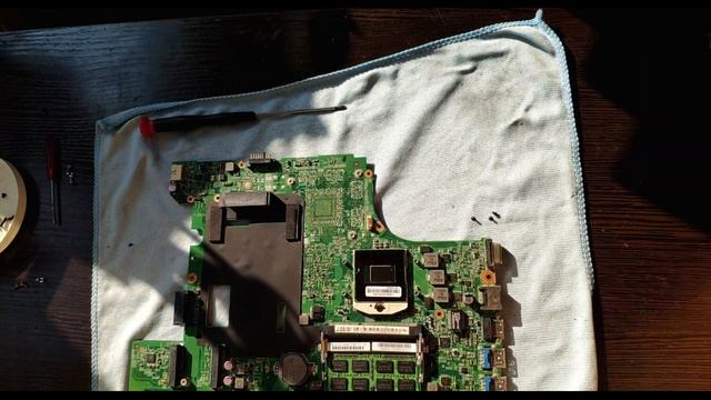 Апгрейд ноутбука Lenovo B580 (20144), замена процессора, увеличение обьема оперативной памяти. смотреть онлайн