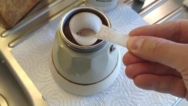 Kawa Premium Café D'Or Z Biedronki Z Przyprawami Korzennymi Z Kawiarki