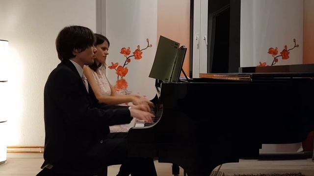 #Strauss #Radetzky #Marsch Irina and Sergey Korolev play J. Strauss Radetzky Marsch смотреть онлайн
