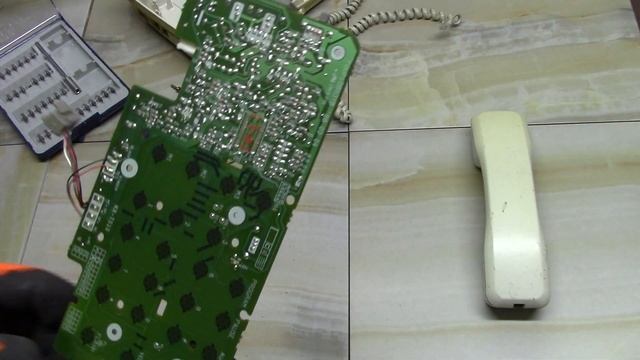 Разбираем телефон Panasonic. смотреть онлайн