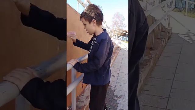 что делать если гупка или перчатка падает из самоделного сквизера из воды смотреть онлайн