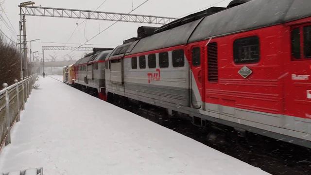 Тепловоз 2М62-1046 с ПОМ1М-096, ст. Броневая, г. СПб, 09.12.2022г.(4K UHD) смотреть онлайн