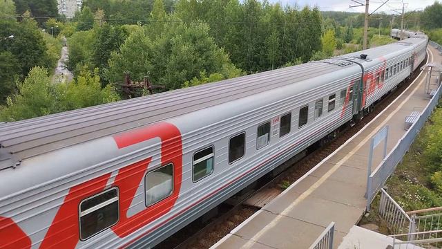 Электровоз ЭП2К-315 с поездом Оренбург-Екатеринбург следует через О. П. Чапаевская смотреть онлайн