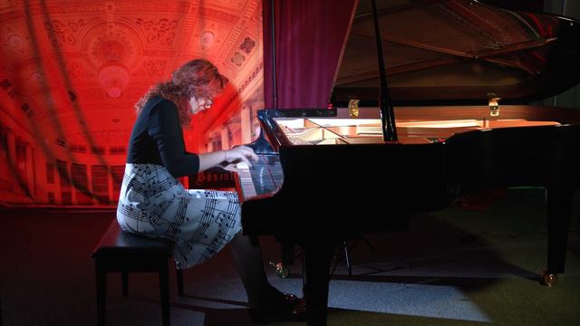 Madalina Danila plays Padre Antonio Soler- Keyboard Sonata in D flat major смотреть онлайн