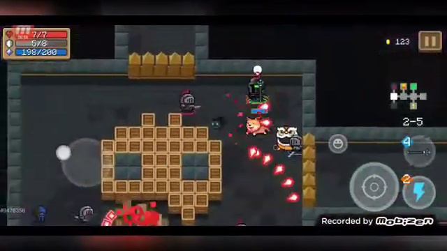 Геймплей спецотряда в игре Soul Knight. смотреть онлайн