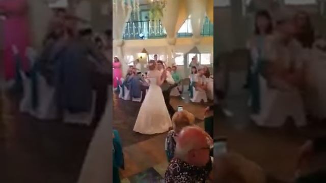 Свадебный танец Ивана и Анастасии (Sam Smith - Writing's On The Wall) смотреть онлайн