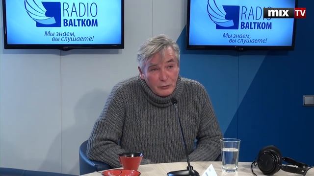 Российский поэт Андрей Орлов Орлуша в программе Разворот. MIX TV