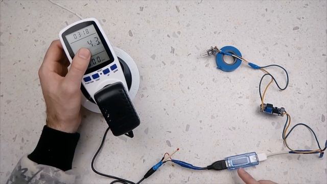 Блок питания 12В 2А. Распаковка и замер реальной силы тока. смотреть онлайн