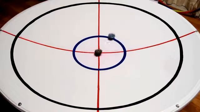 Играем в Бейблэйд , очень классная игра для двоих смотреть онлайн