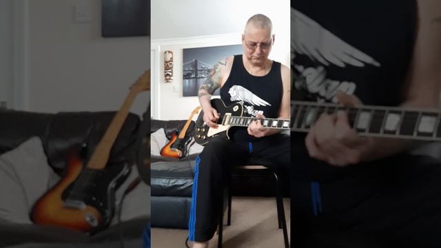 Greco Japanese Les Paul 1975 and Orange Crush 20 watt amp смотреть онлайн