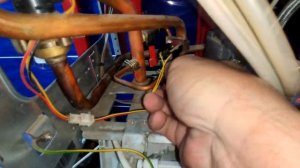 Gaz34.ru Buderus  U052-24K.Почему растет давление в системе отопления. Проводим диагностику.