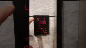 Объясняем клиенту как пользоваться пультом управления сауной Harvia Xenio