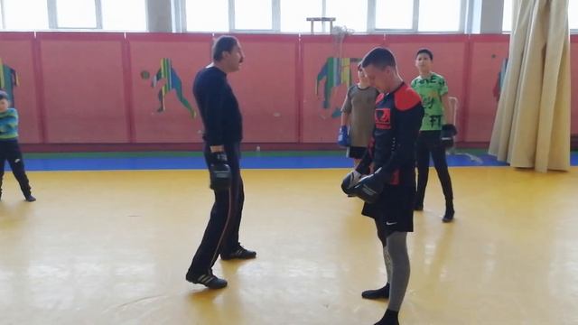Защита в боксе для начинающих смотреть онлайн