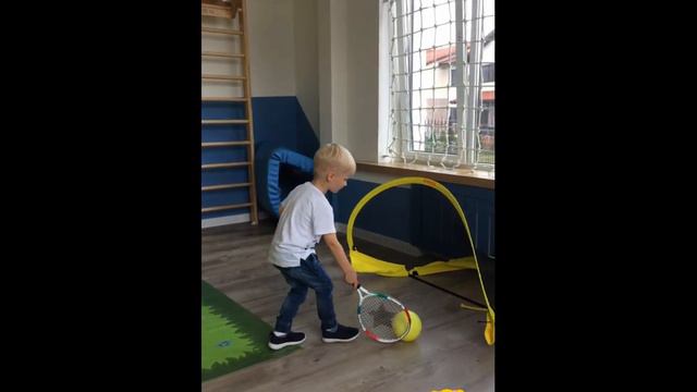 Теннис - это весело смотреть онлайн