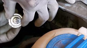 How to replace a headlight bulb in Skoda Fabia, Skoda Roomster