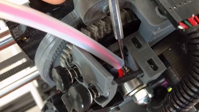 How to clean the hobbed bolt on a LulzBot 3D printer смотреть онлайн