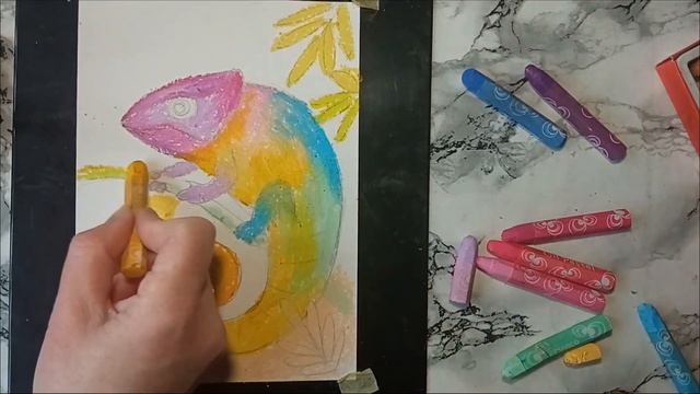 How to draw a Chameleon / Oil pastel / Drawing lesson for kids / Рисуем хамелеона масляной пастелью смотреть онлайн