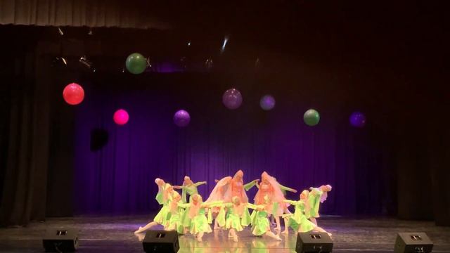 "Весна в горах" Девичий кавказский танец. Ансамбль "Сюрприз" Майкоп смотреть онлайн