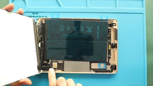 iPad Mini 3 Battery Replacement смотреть онлайн