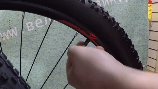 Как накачать колесо велосипеда насосом