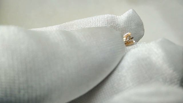 Гвоздики с муассонитом смотреть онлайн