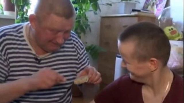 Отец-одиночка пытается выжить за 200 рублей в день: как сложилась его судьба? смотреть онлайн