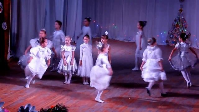 Алиса, Рождество, танец снежинок 2018 смотреть онлайн