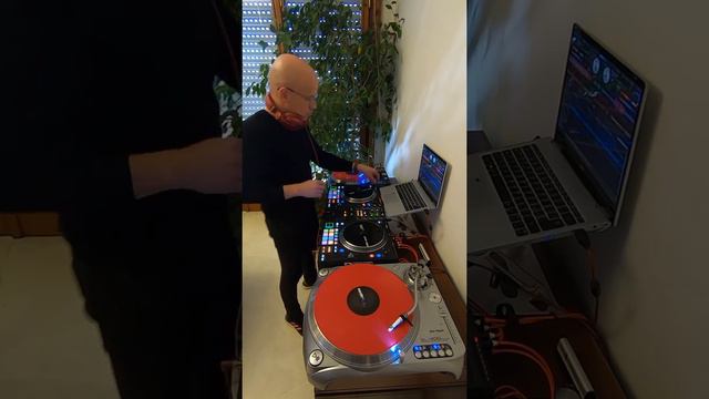 Hip Hop / Down-Tempo in DVS by Dark Lele DJ feb 2022 смотреть онлайн