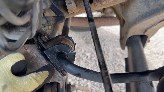 ЗАМЕНА ЗАДНИХ ВТУЛОК СТАБИЛИЗАТОРА АУТЛЕНДЕР 3