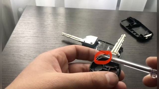 Выкидной ключ для Toyota. Тойота Королла е150. смотреть онлайн