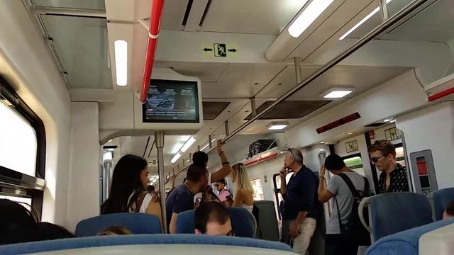 Despacito in RENFE train in Barcelona/Despacito в электричке в Барселоне смотреть онлайн