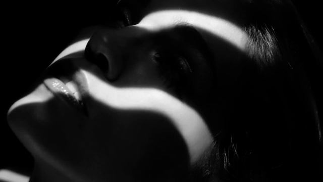 Новая цветная тушь GRANDIÔSE от Lancôme смотреть онлайн