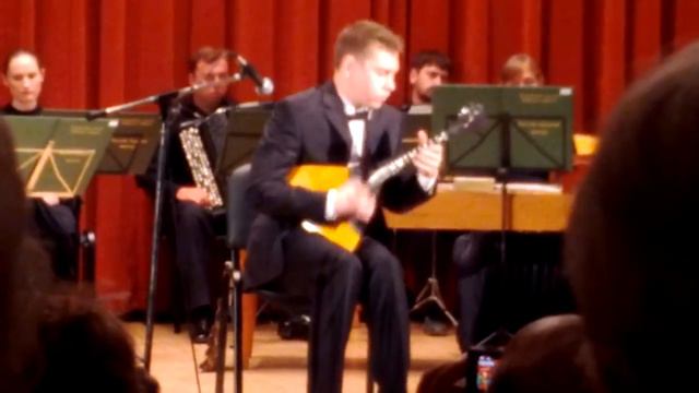 Dueling balalaikas (Moscow Folk Orchestra) смотреть онлайн