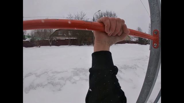Самый красивый и простой Элемент- Выход из под турника- Как делать выход из под турника смотреть онлайн