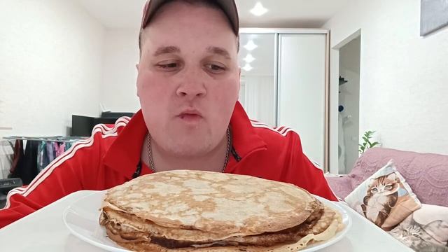 МУКБАНГ Блины на масленицу / ОБЖОР Блины со сгущенкой / MUKBANG ASMR смотреть онлайн
