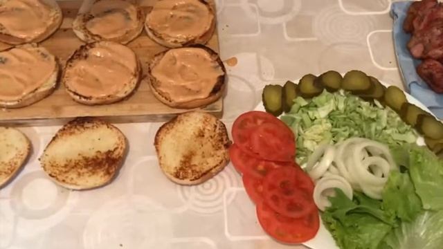 БУРГЕР КОТОРЫЙ ИЗМЕНИТ ВАШУ ЖИЗНЬ !!! смотреть онлайн