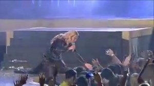 Beyonce - Halo. (Шикарное выступление)