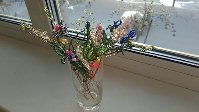 Букетик цветов из бисера. смотреть онлайн