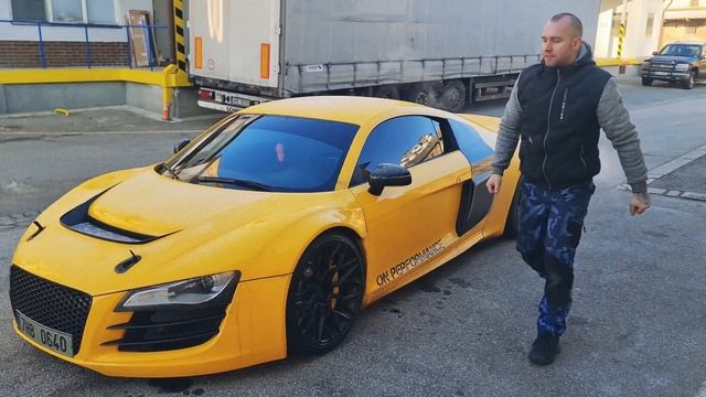 Audi R8 převoz vánočního kapra смотреть онлайн