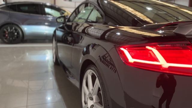 Audi TT RS 2.5 TFSI S Tronic quattro Euro 6 (s/s) 3dr смотреть онлайн