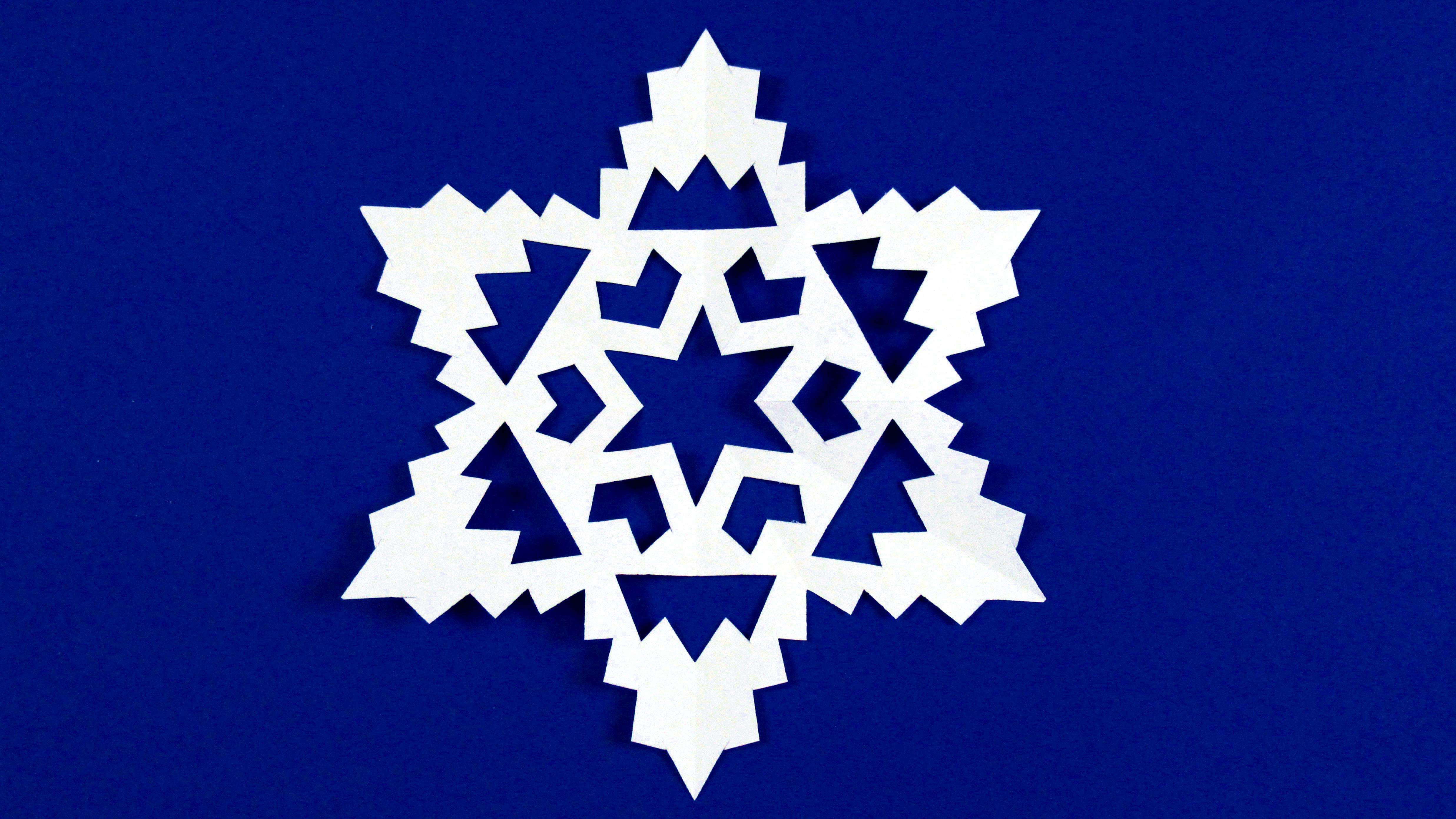 Как сделать снежинку из бумаги своими руками смотреть онлайн