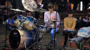 羅小白S. White -《青蘋果樂園》(小虎隊) Барабанщица-виртуоз из Тайваня.Amazing Girl Drummer