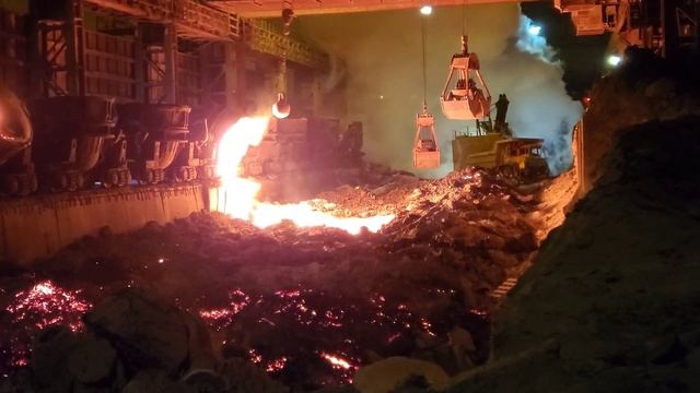 ОПАСНЫЕ ПРОФЕССИИ. Машинист мостового крана. МЕТАЛЛУРГИЯ смотреть онлайн