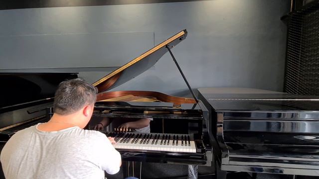 Yamaha GH1 Grand Piano Review смотреть онлайн